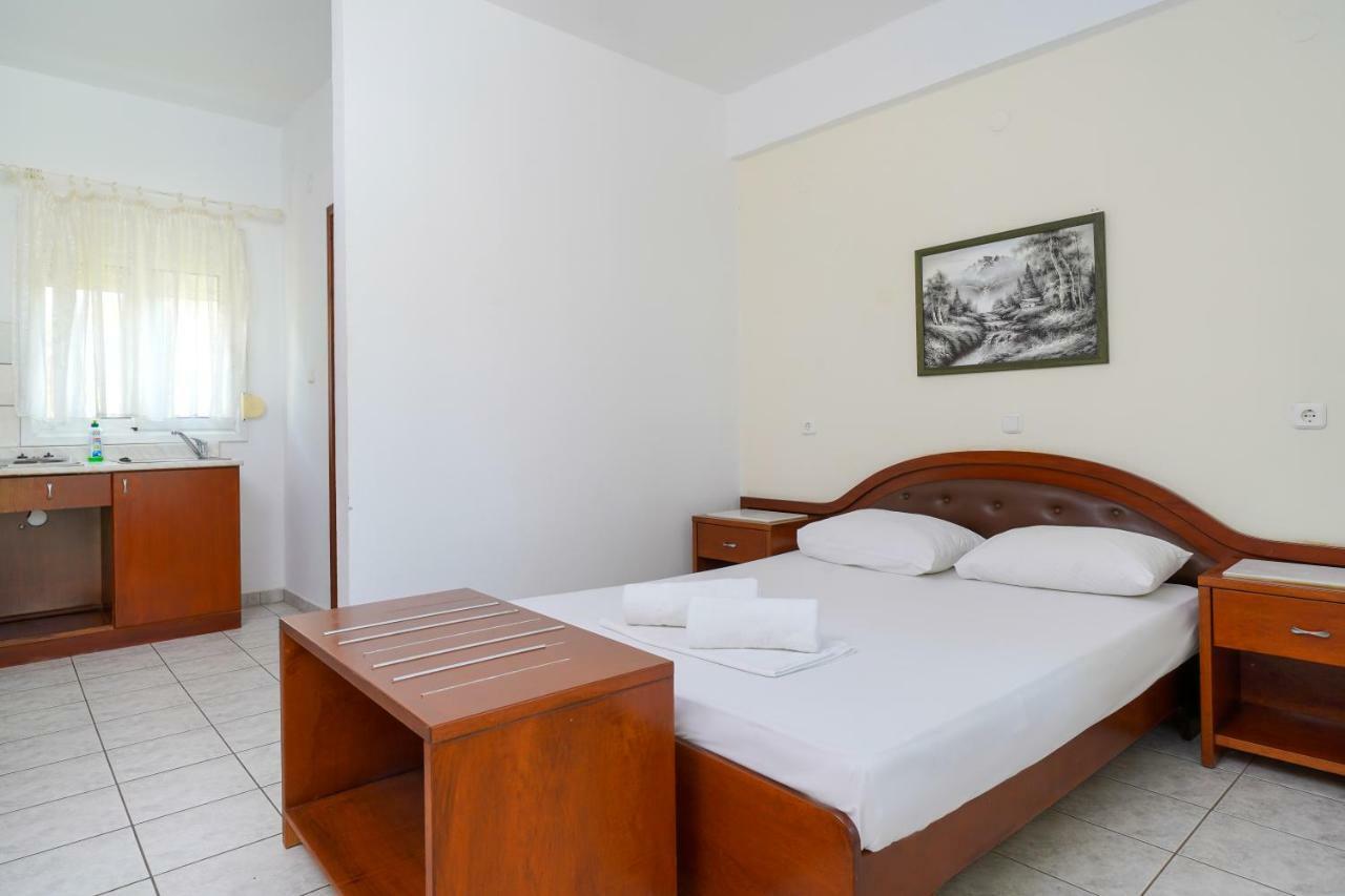Pension Lakis Prinos  Bagian luar foto